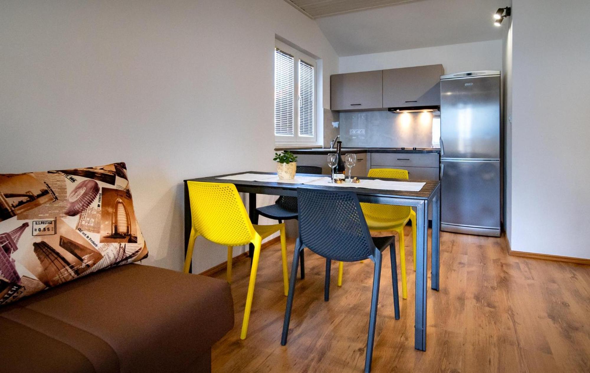 Apartments & Rooms Fam Ribaric Banjol Luaran gambar