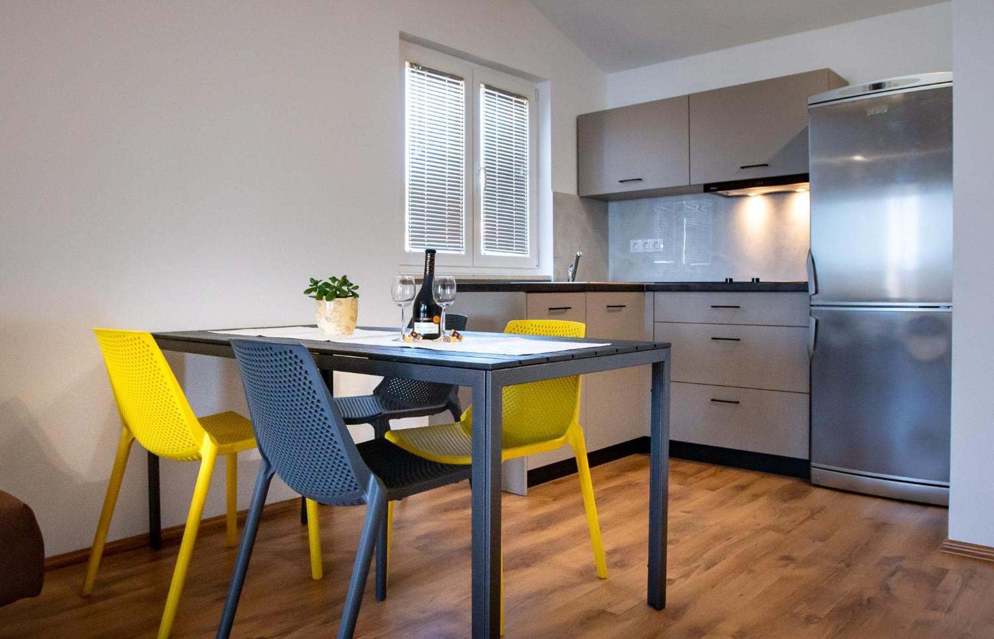 Apartments & Rooms Fam Ribaric Banjol Luaran gambar