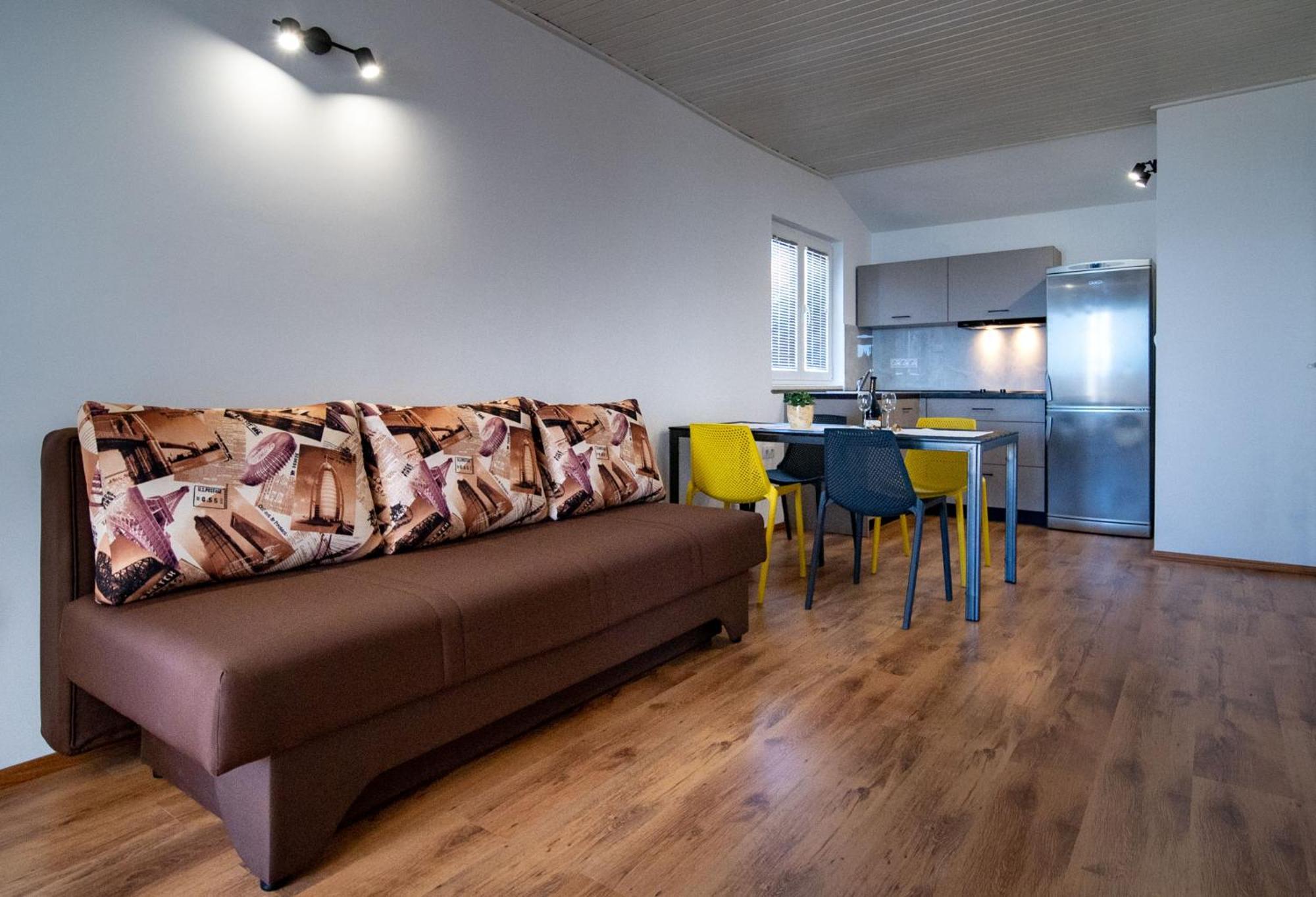 Apartments & Rooms Fam Ribaric Banjol Luaran gambar