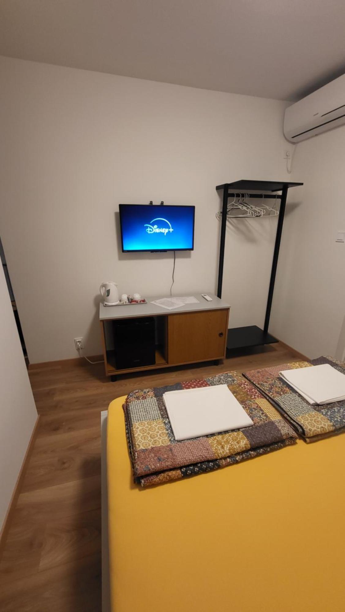 Apartments & Rooms Fam Ribaric Banjol Bilik gambar