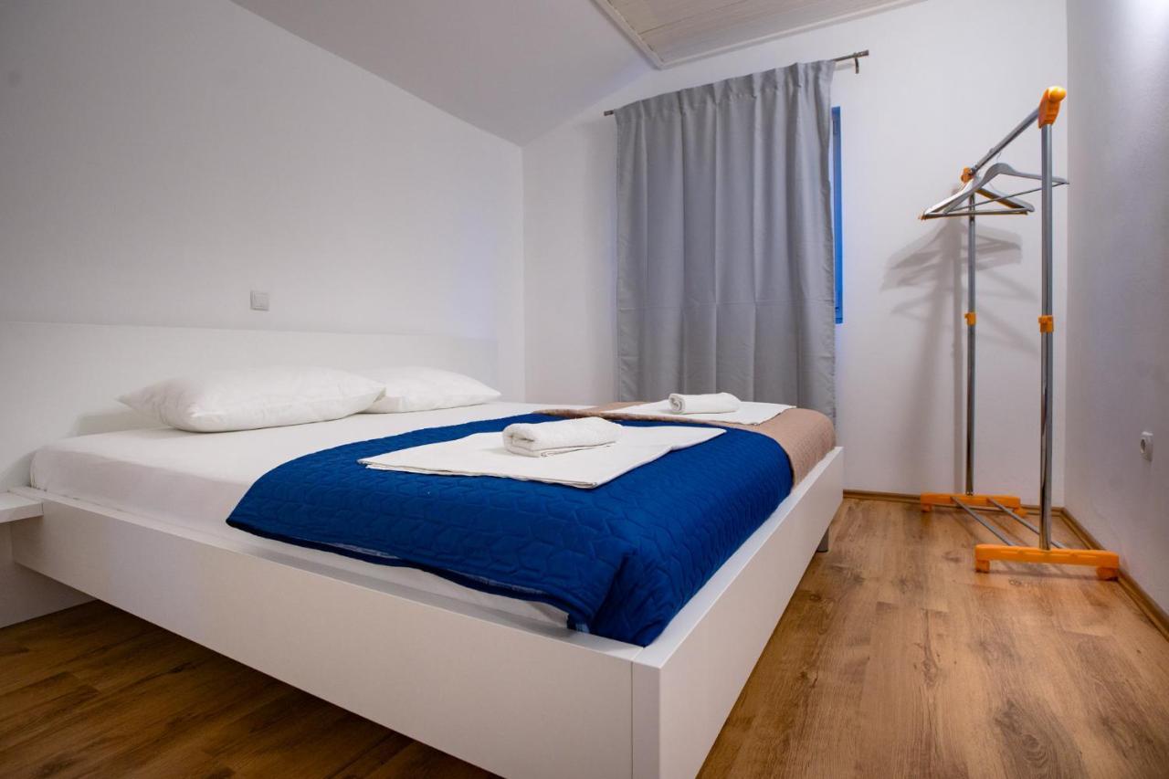 Apartments & Rooms Fam Ribaric Banjol Luaran gambar