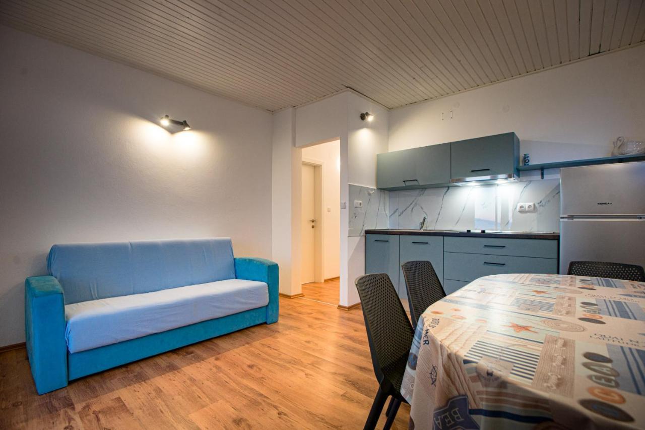 Apartments & Rooms Fam Ribaric Banjol Luaran gambar